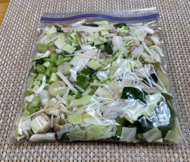 アマチャビスープに入れる野菜を冷凍